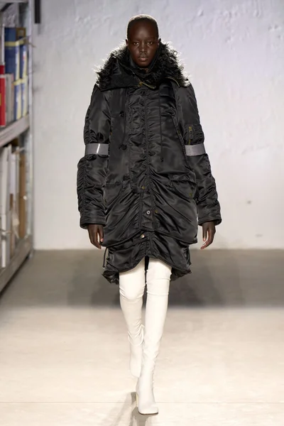 Look 15